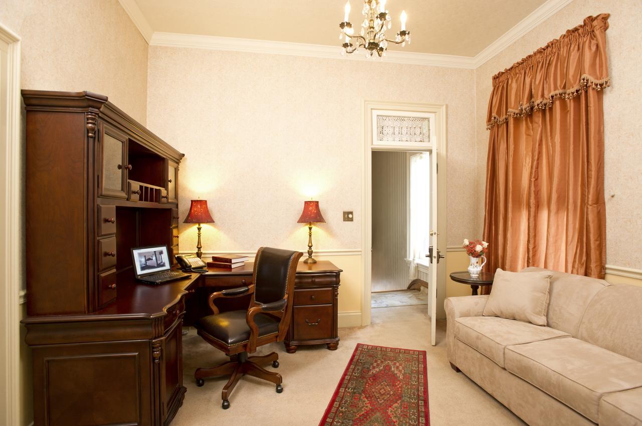 Historic Sion Bass Guest House ฟอร์ตเวน ภายนอก รูปภาพ